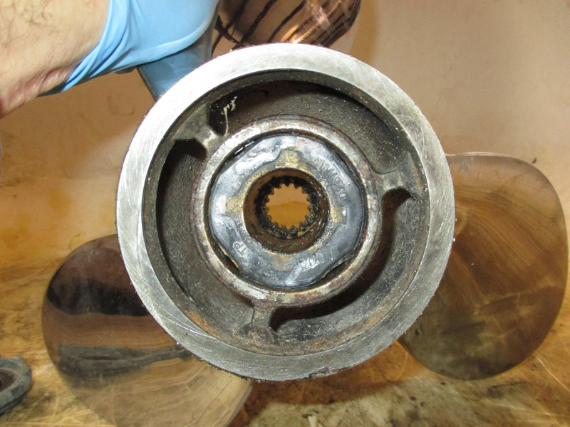 Mercury 1.73 115hp 4 stroke outboard turning express ss propellor (31501912)