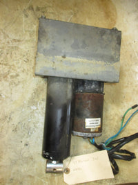 Load image into Gallery viewer, Mercury Mariner 90hp 2 Stroke outboard Tilt Trim Unit
