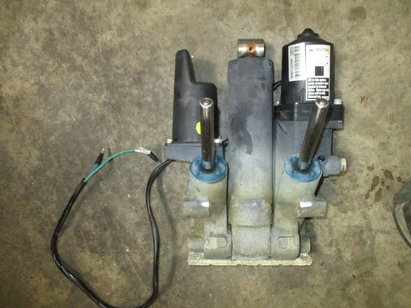 Mercury outboard 200hp V6 4 stroke 3.4L Tilt trim unit