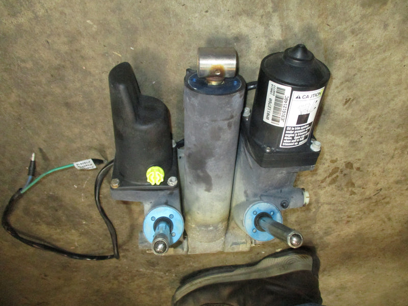 Mercury outboard 200hp V6 4 stroke 3.4L Tilt trim unit