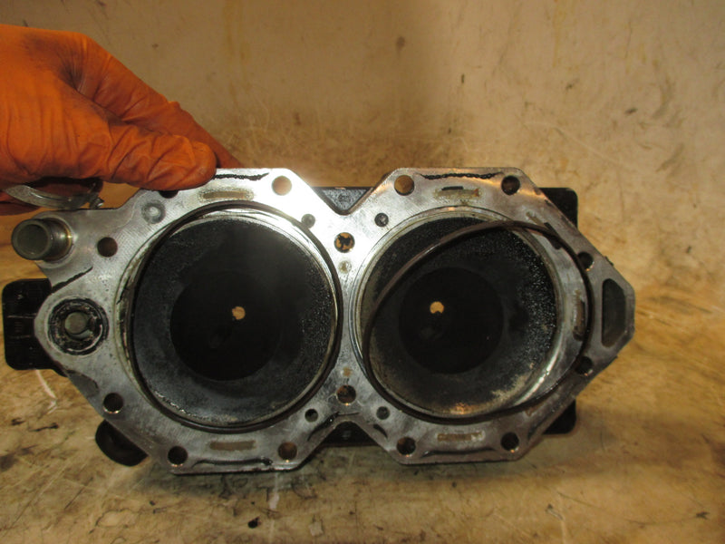Evinrude ETEC 115hp 2 stroke outboard Starboard Cylinder Head (352178)