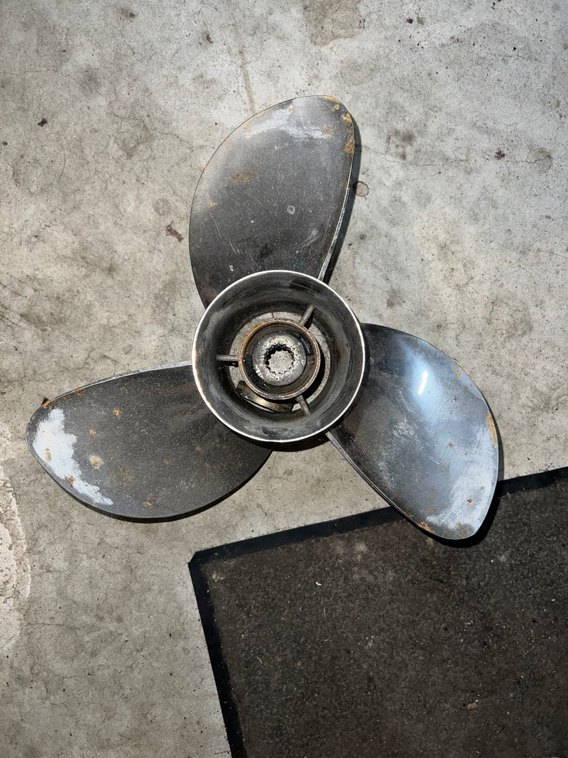 Yamaha 225-250hp outboard counter rotation stainless propeller 15 1/4x 17-M