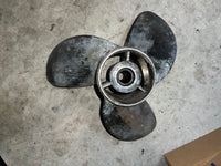 Load image into Gallery viewer, Yamaha 225-250hp outboard counter rotation stainless propeller 15 1/4x 17-M
