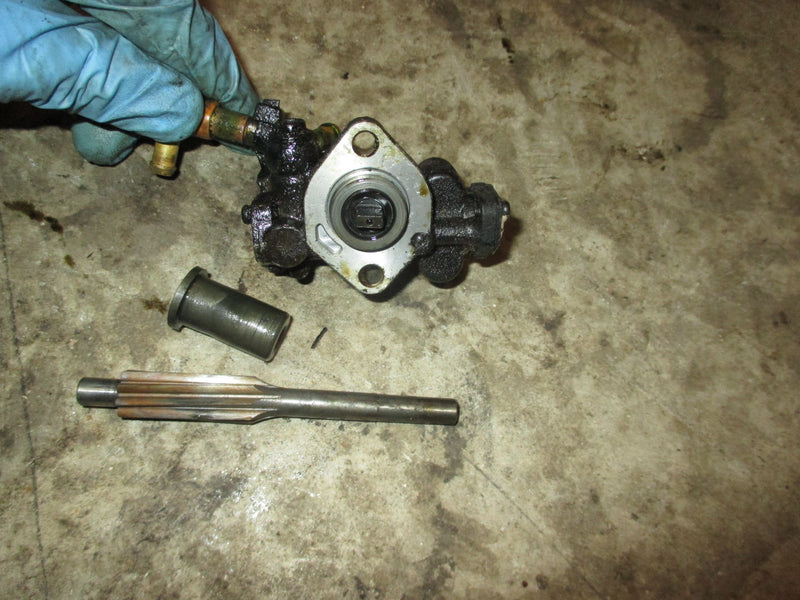Mercury 150hp 2 stroke outboard oil pump (815698)