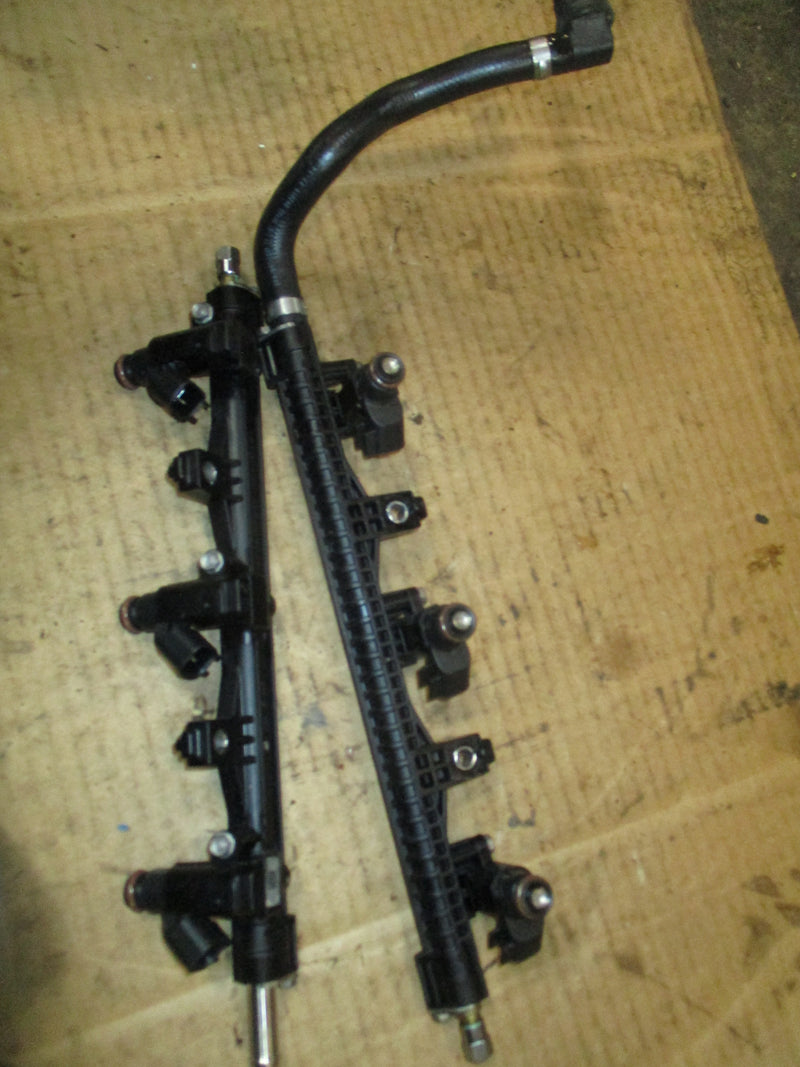 Mercury outboard 200hp V6 4 stroke 3.4L Fuel rail / injector set 8M0142264