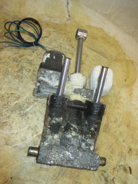 Load image into Gallery viewer, Johnson 120hp 2 ocean runner outboard tilt trim unit
