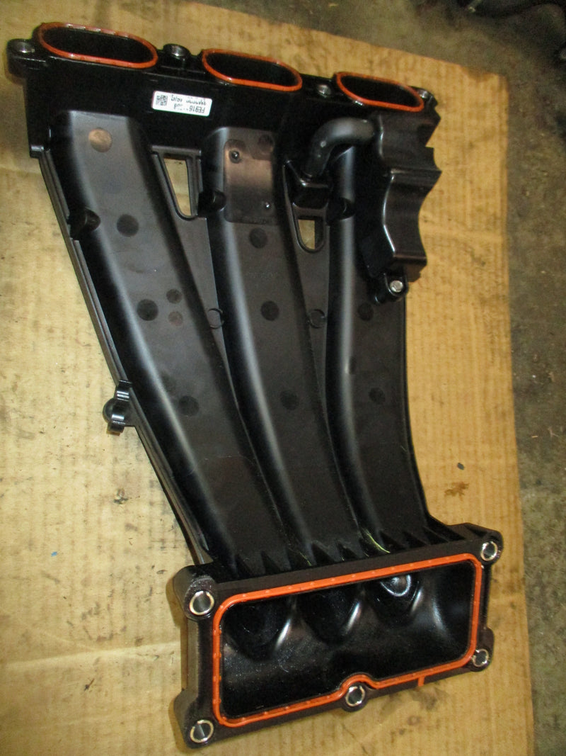 Mercury outboard 200hp V6 4 stroke 3.4L intake manifold 8M0099746