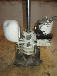 Load image into Gallery viewer, Johnson 120hp 2 ocean runner outboard tilt trim unit
