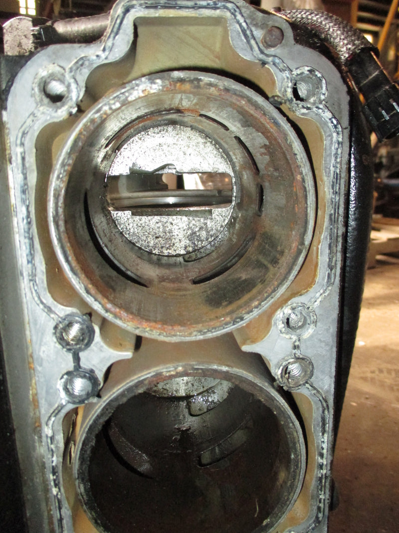 Mercury optimax 150hp 2 stroke outboard crankcase block
