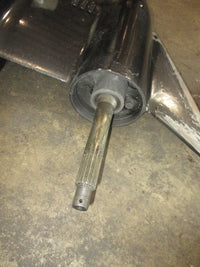 Load image into Gallery viewer, Johnson 225hp 2 Stroke outboard 20 inch shaft lower unit
