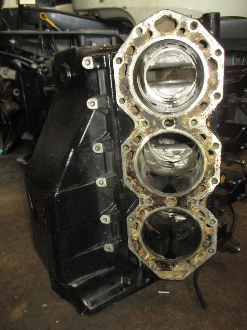 Johnson 225hp 2 Stroke outboard crankcase block
