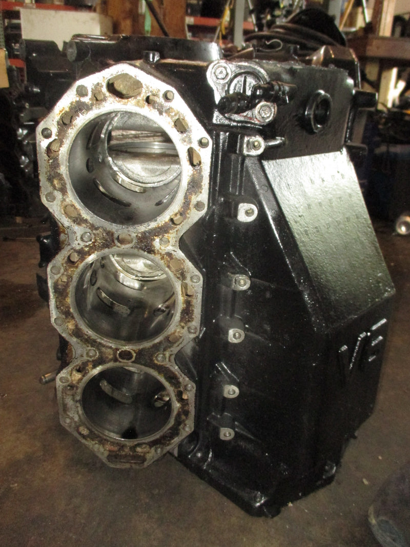 Johnson 225hp 2 Stroke outboard crankcase block