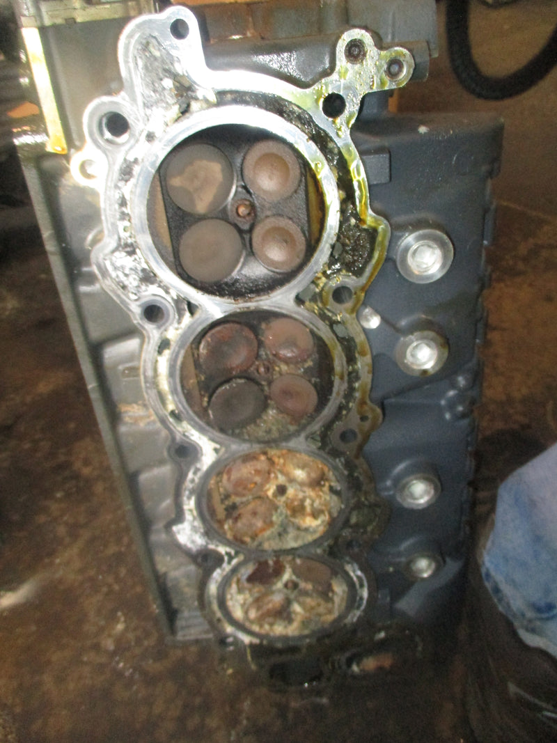 Yamaha 350hp 4 stroke outboard starboard cylinder head (6AW-01)