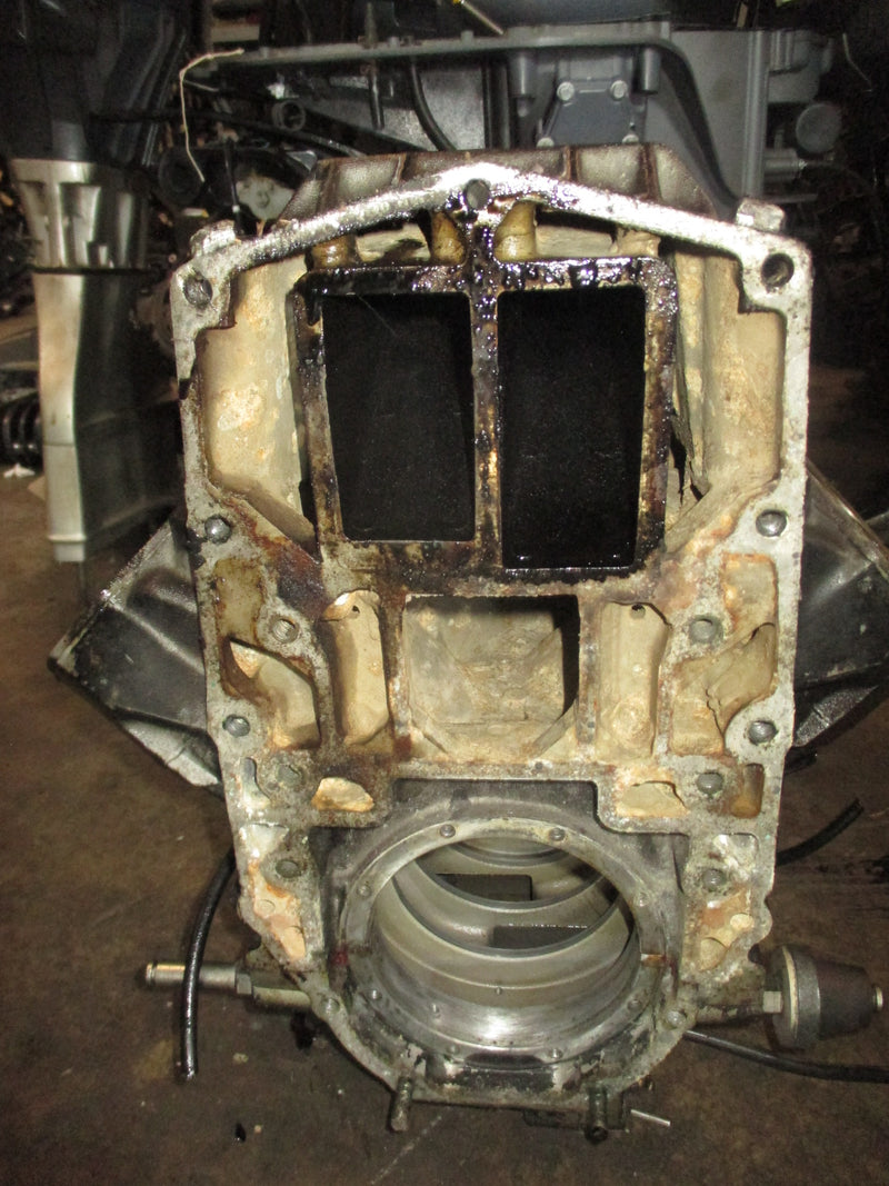 Johnson 225hp 2 Stroke outboard crankcase block