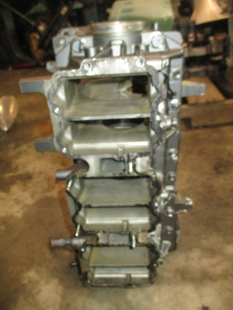 Suzuki DT150 outboard crankcase block