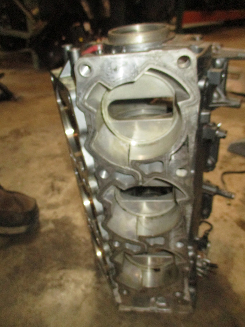 Suzuki DT150 outboard crankcase block