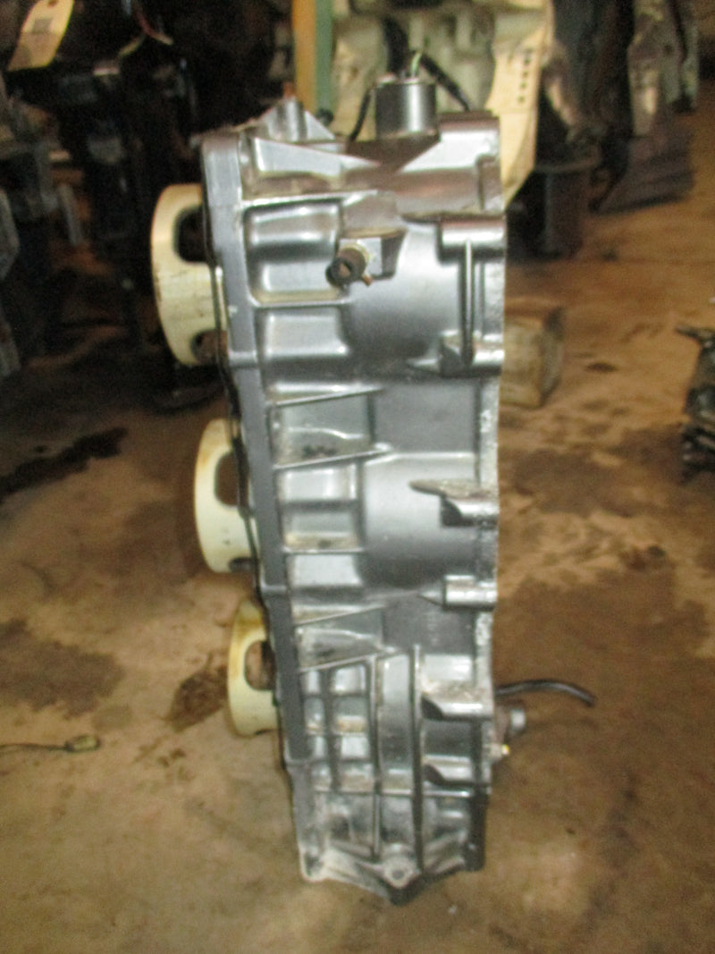 Suzuki DT150 outboard starboard cylinder block