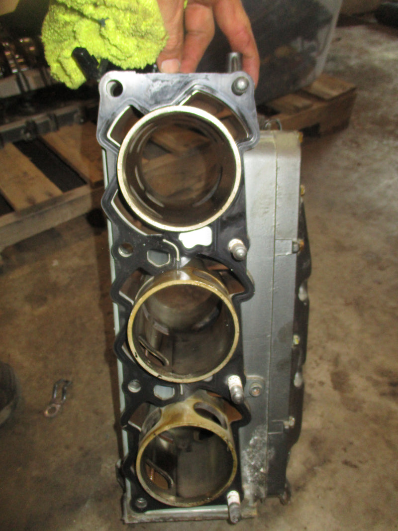 Suzuki DT150 outboard port cylinder block