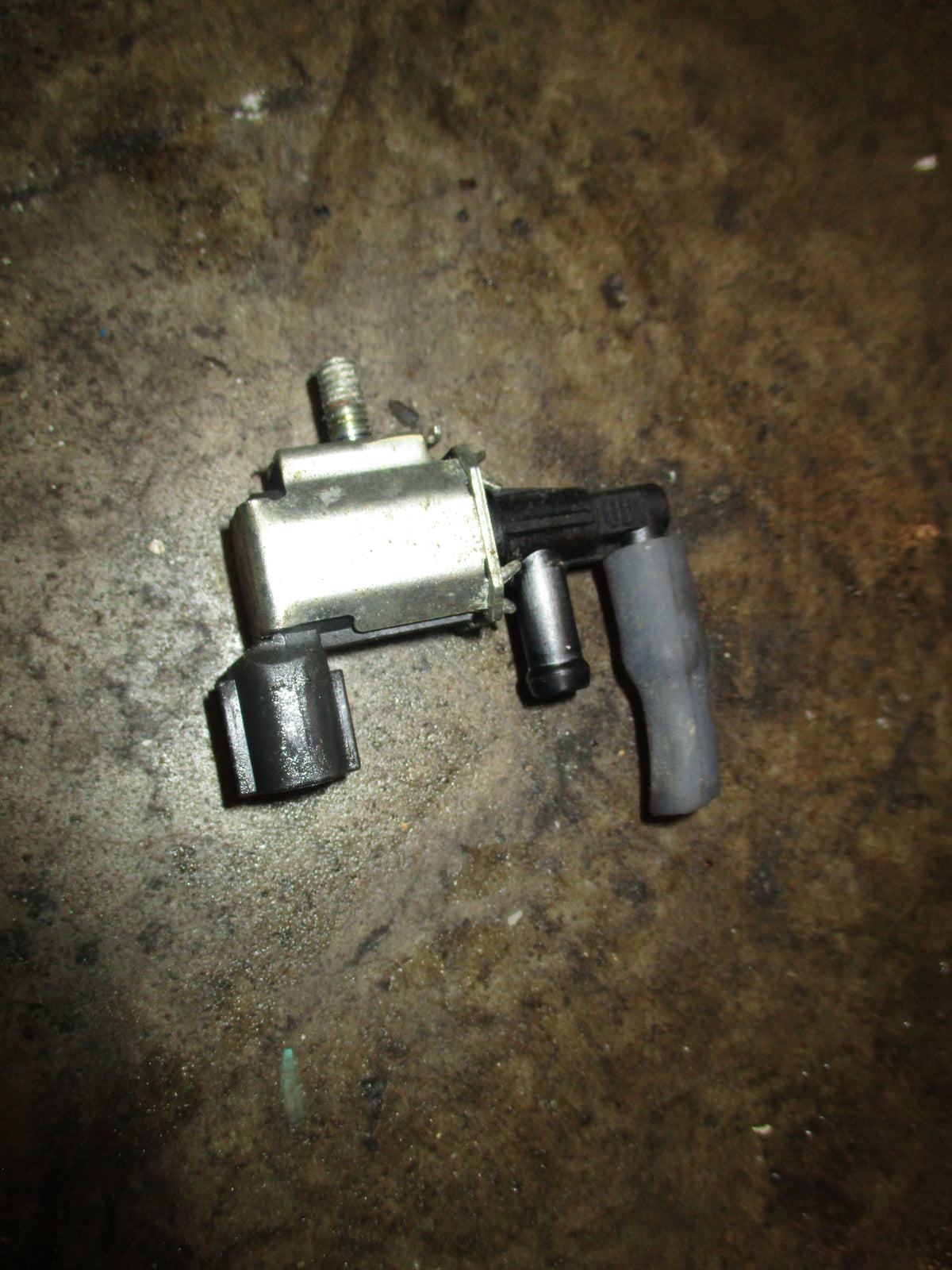 Yamaha 350hp 4 stroke outboard solenoid valve (6C5-86120-00-00)