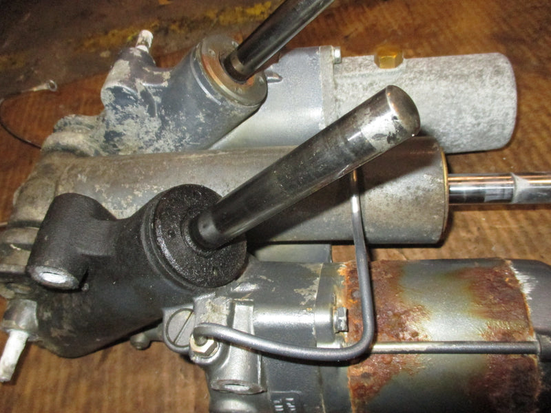 Yamaha 250hp OX66 2 stroke outboard tilt trim unit