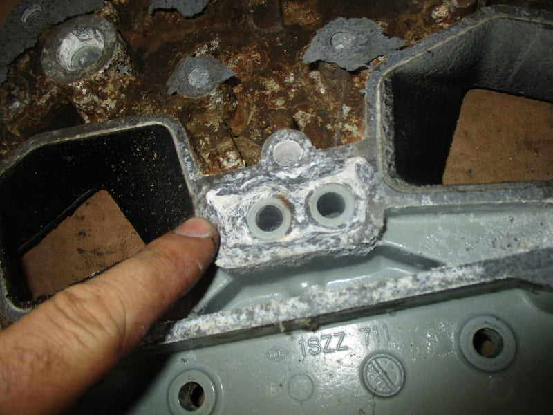 Suzuki DT150 outboard mounting plate