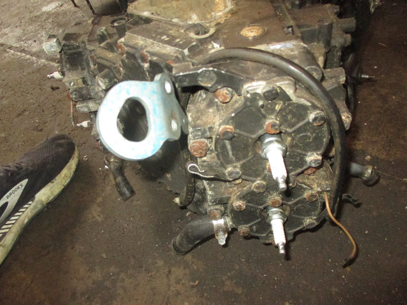 Evinrude 90hp 2 Stroke outboard crankcase powerhead