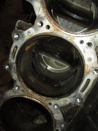 Load image into Gallery viewer, Evinrude ETech 200hp 2 Stroke Outboard Crankcase Block
