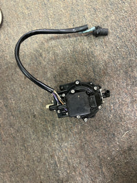 Load image into Gallery viewer, Johnson 140hp 2 stroke outboard VRO fuel pump 4 wire #2 PARTS ONLY
