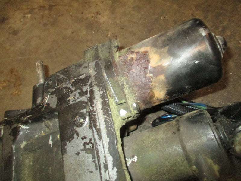 Suzuki DT150 outboard tilt trim unit