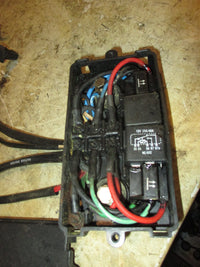 Load image into Gallery viewer, Evinrude 90hp 2 Stroke outboard junction box with relays (583106)
