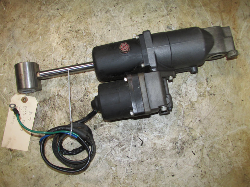 Suzuki DF90 4 Stroke Outboard Tilt Trim Unit