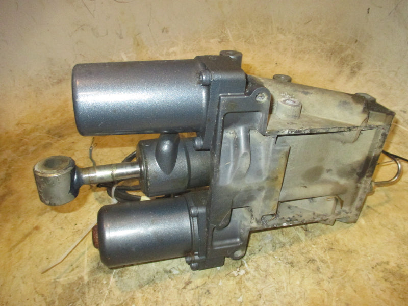Yamaha 300hp 4.2L 4 Stroke outboard Tilt Trim Unit 69J-43800-06-8D