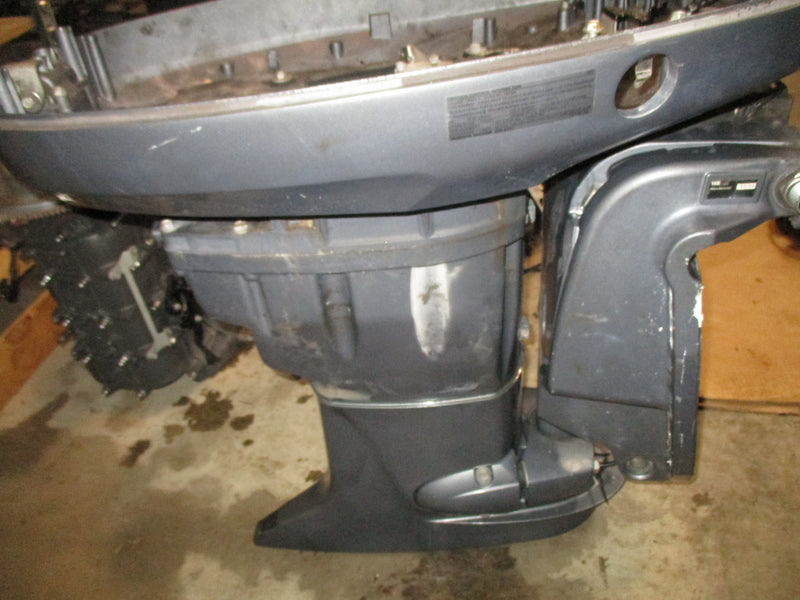 Yamaha 115hp 4 stroke outboard 25" shaft mid section