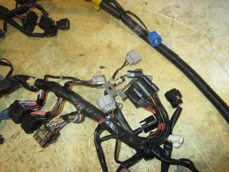 Yamaha 300hp 4.2L 4 Stroke outboard Engine Wiring Harness (6CE-82590-12-00)