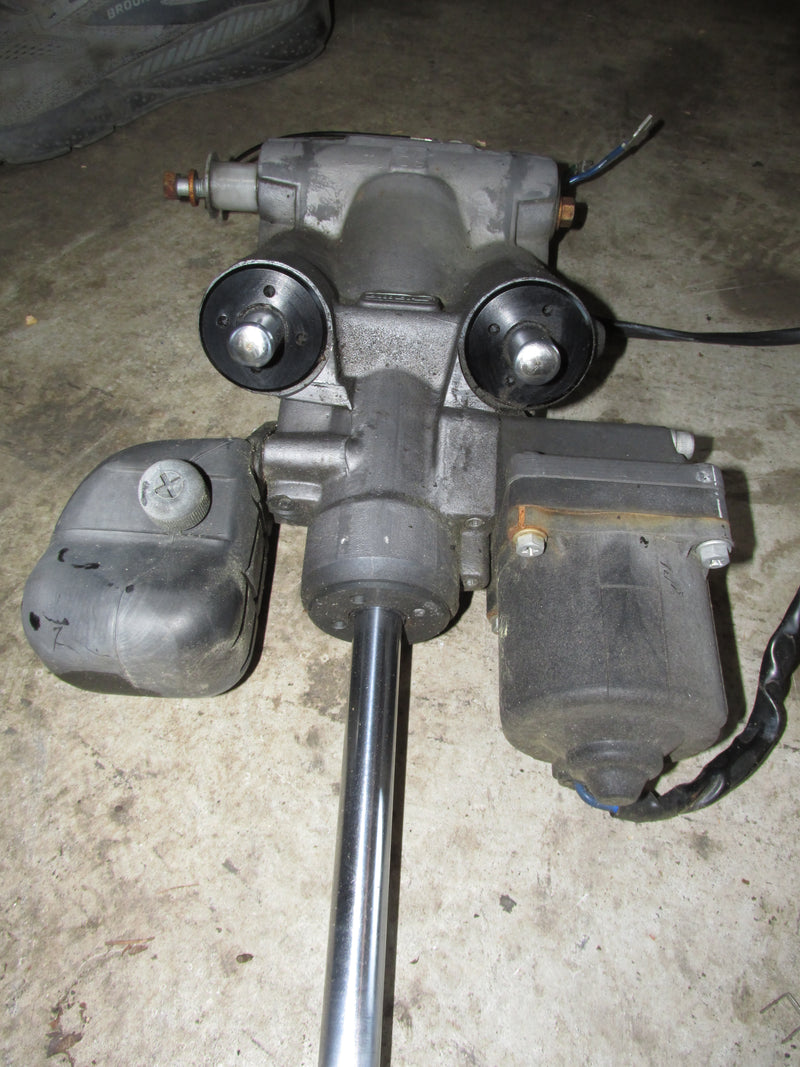Johnson/Suzuki 140HP 4 Stroke Outboard Tilt/Trim Unit