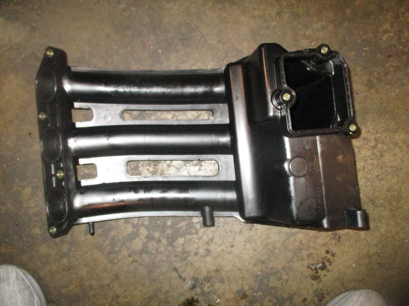 Yamaha 250hp 4 stroke 3.3L outboard starboard intake manifold (6P2-13641-00-00)