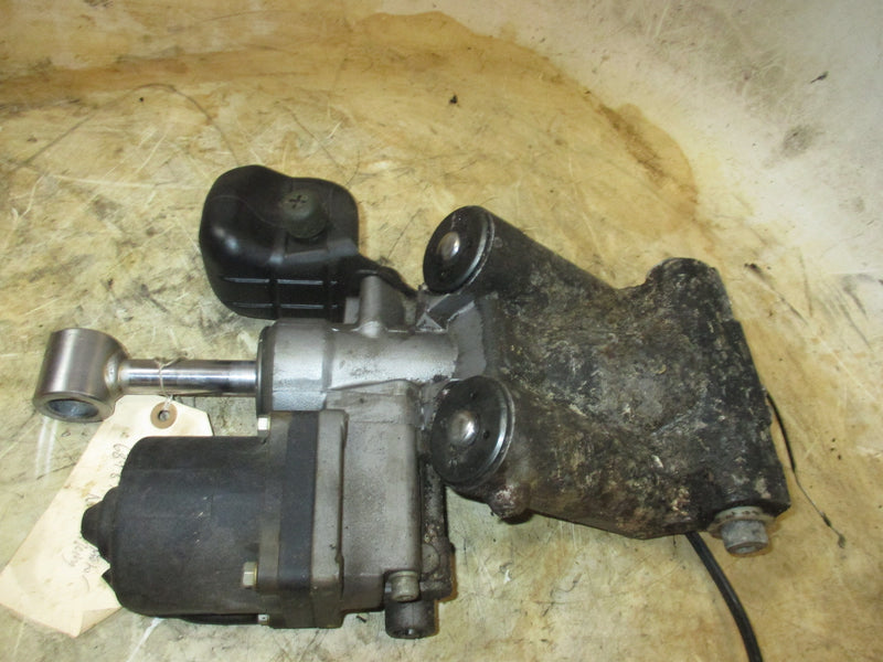 Suzuki DF140 140hp 4 stroke outboard tilt trim unit (PARTS)