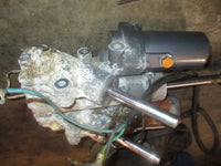 Load image into Gallery viewer, Yamaha 250hp OX66 2 stroke outboard tilt trim unit
