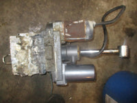 Load image into Gallery viewer, Yamaha 250hp OX66 2 stroke outboard tilt trim unit
