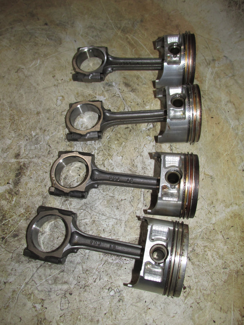 Johnson/Suzuki 140HP 4 Stroke Outboard Piston & Rod Set