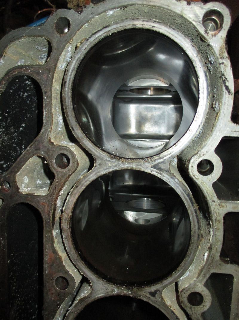 Suzuki DF140 140hp 4 stroke outboard crankcase block