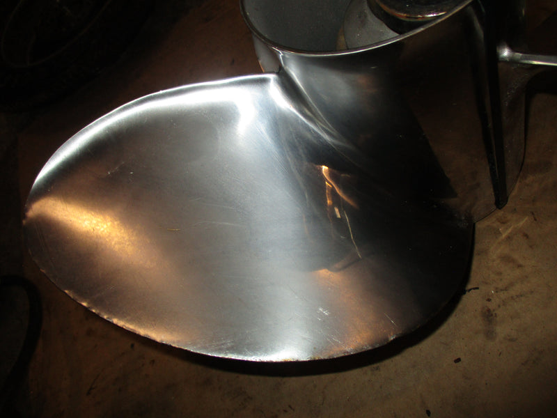 Suzuki DF150-250 outboard Counter rotation stainless propeller 3 x 16 x 17 L