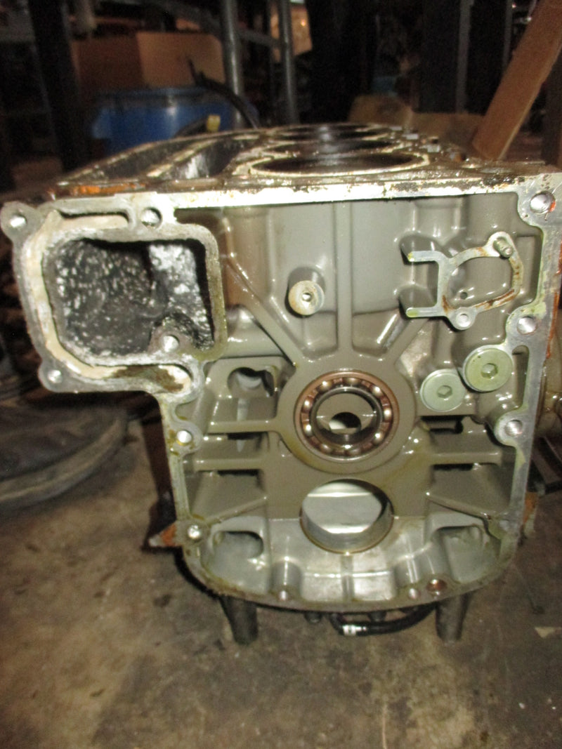 Suzuki DF140 140hp 4 stroke outboard crankcase block