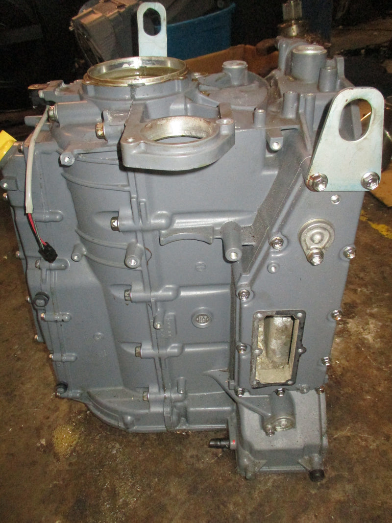Suzuki DF200A 4CYL outboard crankcase block
