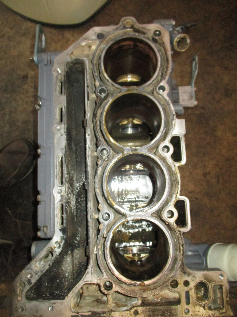 Suzuki DF200A 4CYL outboard crankcase block