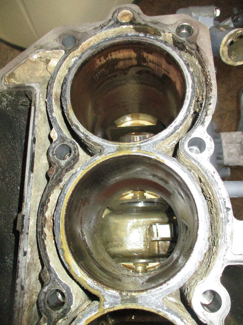 Suzuki DF200A 4CYL outboard crankcase block