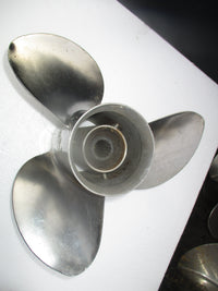 Load image into Gallery viewer, Solas outboard stainless propeller 15 spline YD3X13 1/4 X17RN) SPUN HUB
