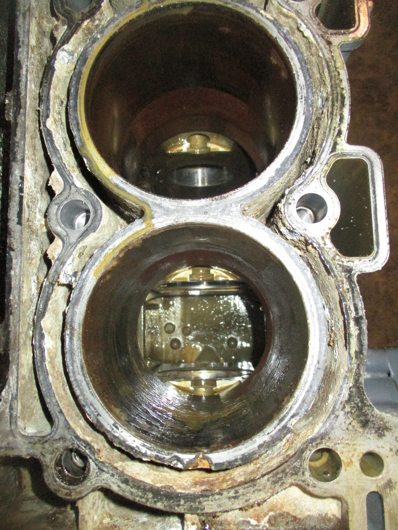 Suzuki DF200A 4CYL outboard crankcase block