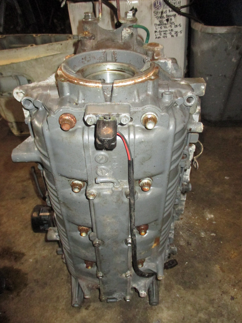 Suzuki DF140 140hp 4 stroke outboard crankcase block