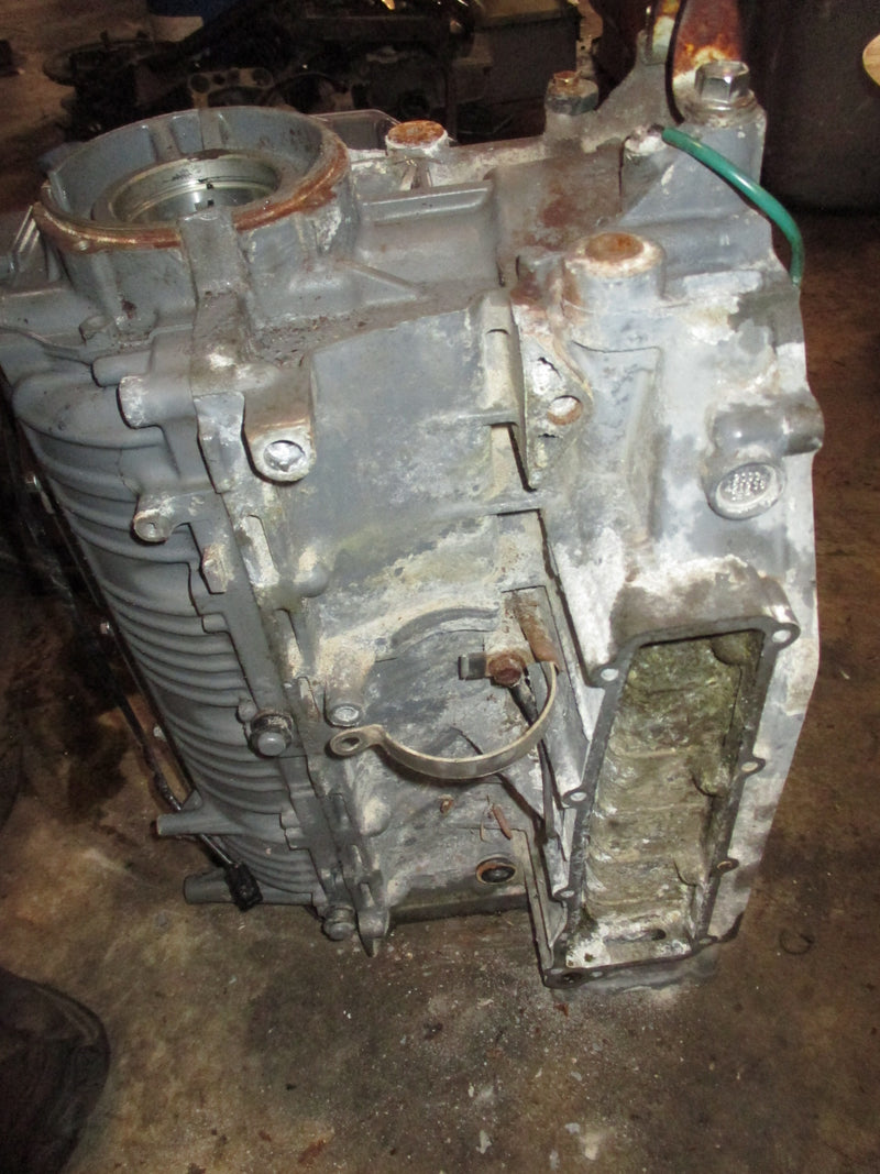 Suzuki DF140 140hp 4 stroke outboard crankcase block